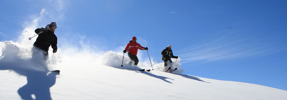 les carroz skiers